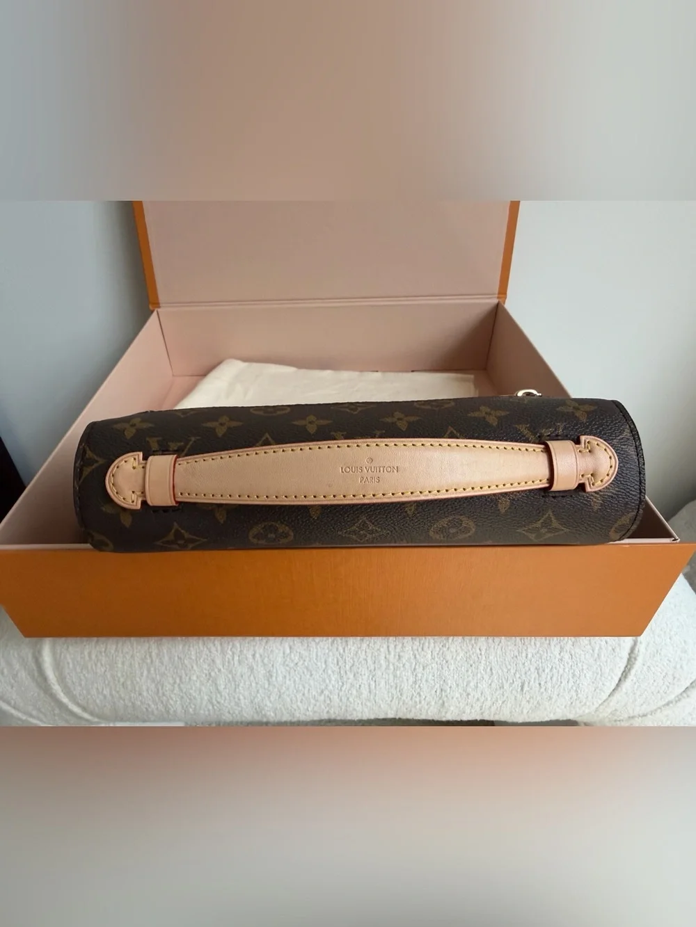 Louis Vuitton Monogram Canvas pochette Metis